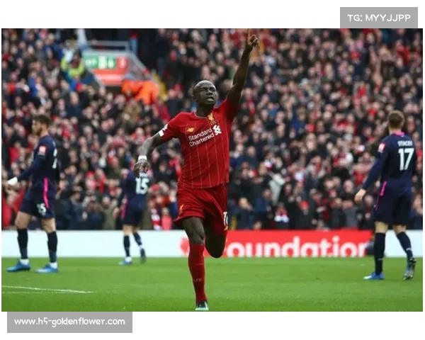 欧冠最佳阵容公布 范戴克费尔明等球星入选